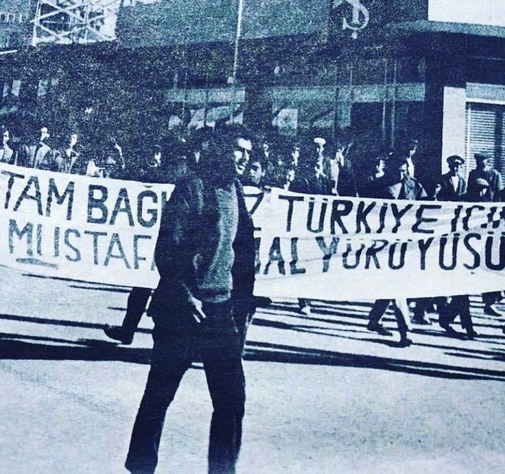 Yaşasın Tam Bağımsız Türkiye!

Işık saçan gençlerdi onlar. 
Ezilenlerin, yoksulların, işçilerin ve köylülerin hakları için mücadele ettiler.

Kısacık hayatlarında ölümsüzleşen üç fidanımızı sevgi, saygı, minnet ile anıyoruz.