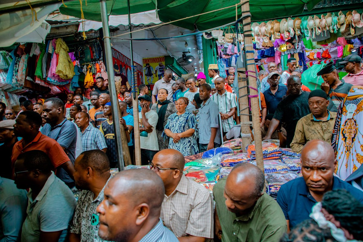Waziri wa Viwanda na Biashara Dkt. Selemani Jafo (Mb) ametoa wito kwa wataalamu wa sekta ya biashara kuhakikisha wanatekeleza majukumu yao kwa ufanisi, wakishughulikia changamoto za wananchi kwa umakini na kutoa taarifa sahihi.

Dkt. Jafo ameyasema hayo Mei 5, 2025, wakati wa