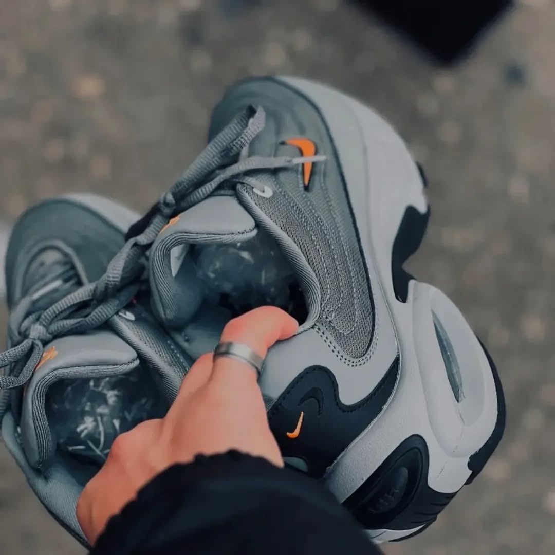 mactrendz's tweet image. WhatsApp +256755272634 for deliveries — NIKE AIR MAX Portal Grey serving premium comfort and futuristic street style. Rock the streets in sizes 38-45.
#NikeAirMax #PortalGrey #UrbanEssentials #SneakerDropUG #StreetStyleKampala