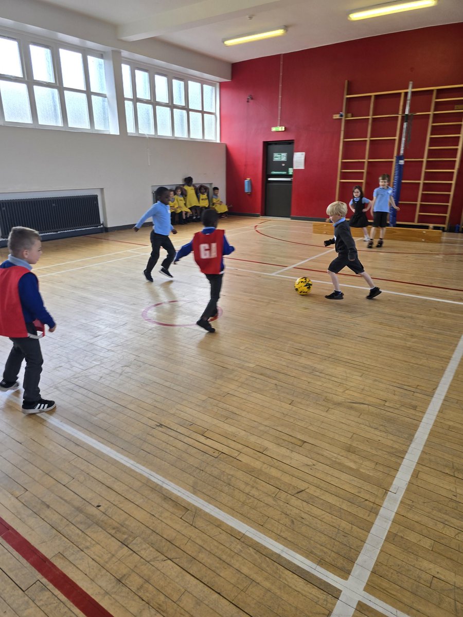 Richard Morgan (@asgstmungos) on Twitter photo Former <a href="/StMungosAcademy/">St Mungo's Academy</a> sports leader <a href="/dchap_coaching/">Daniel Chappell Coaching</a> delivering football to <a href="/StMichaelsGCC/">St Michael's Primary</a> p1s. Daniel is going from strength to strength in his coaching. Super proud of his acceptance to uni also, Throughly deserved 🙌 <a href="/PEPASS_Leaders/">PEPASS Leadership</a> <a href="/PEPASSGlasgow/">PEPASS Glasgow</a> <a href="/LshipSkillsFdn/">Leadership Skills Foundation</a> <a href="/mungoPEHE/">St-Mungo’s P.E.H.E</a> Former <a href="/StMungosAcademy/">St Mungo's Academy</a> sports leader <a href="/dchap_coaching/">Daniel Chappell Coaching</a> delivering football to <a href="/StMichaelsGCC/">St Michael's Primary</a> p1s. Daniel is going from strength to strength in his coaching. Super proud of his acceptance to uni also, Throughly deserved 🙌 <a href="/PEPASS_Leaders/">PEPASS Leadership</a> <a href="/PEPASSGlasgow/">PEPASS Glasgow</a> <a href="/LshipSkillsFdn/">Leadership Skills Foundation</a> <a href="/mungoPEHE/">St-Mungo’s P.E.H.E</a>