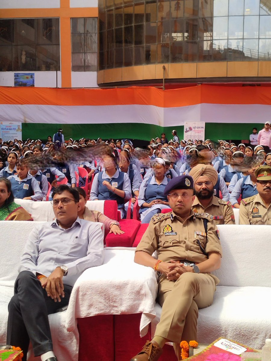 IG Range Agra (@igrangeagra) on Twitter photo #DIGRangeAgra <a href="/ShaileshP_IPS/">Shailesh Pandey,IPS</a> द्वारा #adgzoneagra द्वारा चलाए जा रहे "ऑपरेशन जागृति फेज-4" के अंतर्गत महिलाओं बालिकाओं एवं आम नागरिकों की सुरक्षा और उनके अधिकारों के संरक्षण हेतु मैनपुरी के सुदिती ग्लोबल एकेडमी में आयोजित कार्यक्रम में प्रतिभाग किया गया।
#OperationJagritiAgraZone #DIGRangeAgra <a href="/ShaileshP_IPS/">Shailesh Pandey,IPS</a> द्वारा #adgzoneagra द्वारा चलाए जा रहे "ऑपरेशन जागृति फेज-4" के अंतर्गत महिलाओं बालिकाओं एवं आम नागरिकों की सुरक्षा और उनके अधिकारों के संरक्षण हेतु मैनपुरी के सुदिती ग्लोबल एकेडमी में आयोजित कार्यक्रम में प्रतिभाग किया गया।
#OperationJagritiAgraZone