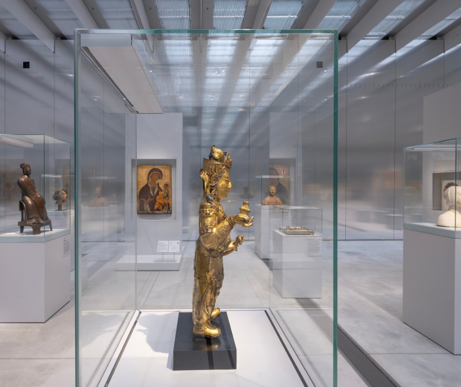 Musée Guimet (@museeguimet) on Twitter photo 🖼️ 4 chefs-d’œuvre du musée Guimet sont à découvrir au <a href="/MuseeLouvreLens/">Louvre-Lens</a>, dans la nouvelle Galerie du temps.
▪️ Une stèle indienne de Vishnu Vasudeva
▪️ Une sculpture tibétaine de Lokapala Virupaksha
▪️ Une sculpture en fer de San Yan Wang
▪️ Une jarre japonaise de l’époque Jōmon 🖼️ 4 chefs-d’œuvre du musée Guimet sont à découvrir au <a href="/MuseeLouvreLens/">Louvre-Lens</a>, dans la nouvelle Galerie du temps.
▪️ Une stèle indienne de Vishnu Vasudeva
▪️ Une sculpture tibétaine de Lokapala Virupaksha
▪️ Une sculpture en fer de San Yan Wang
▪️ Une jarre japonaise de l’époque Jōmon