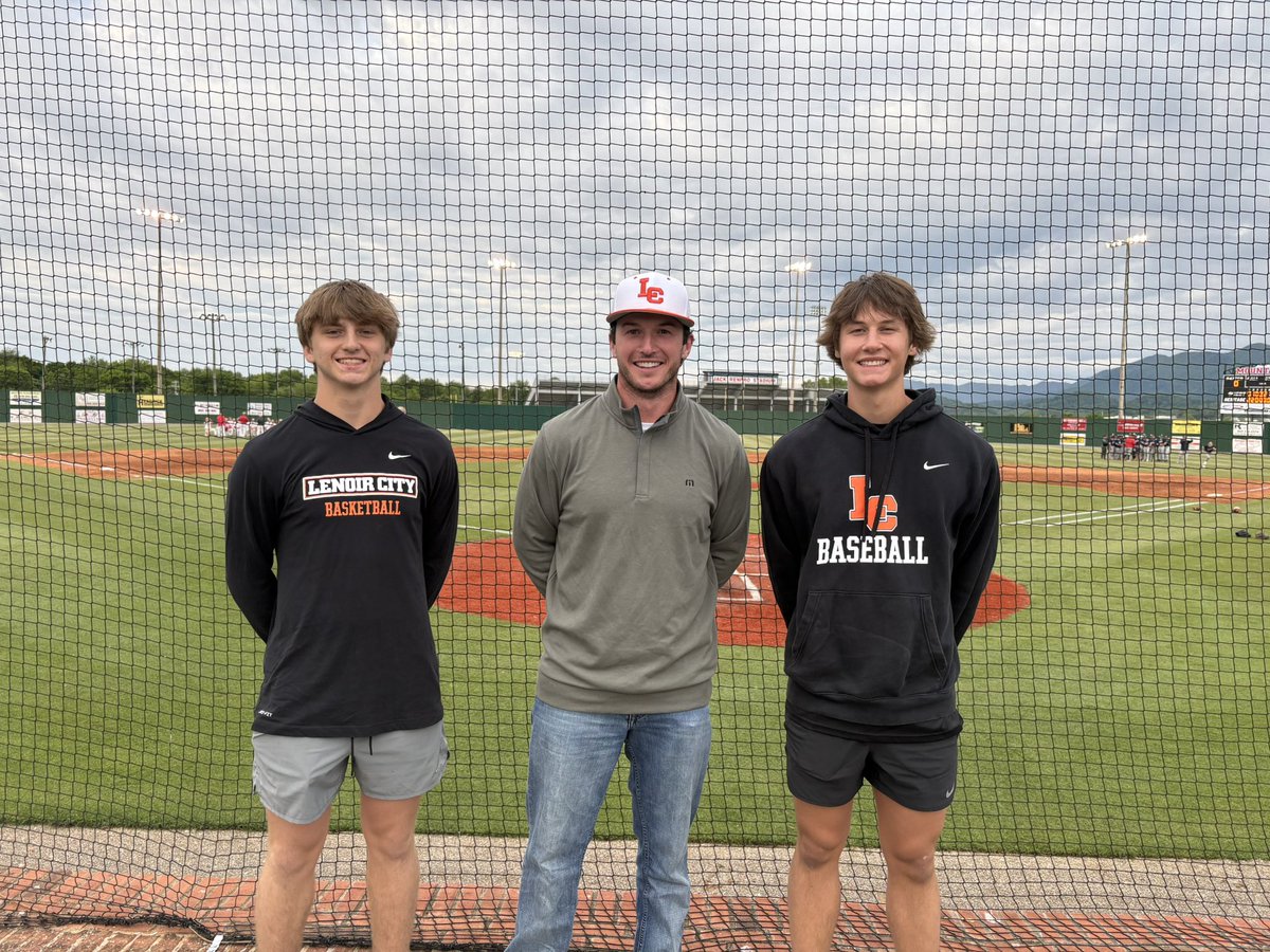 Huge congrats to these two, Hunter Click and Isaac Dye for being selected to the District 5 AAA All District Team! 

Excited to have both of them return for a big senior year.