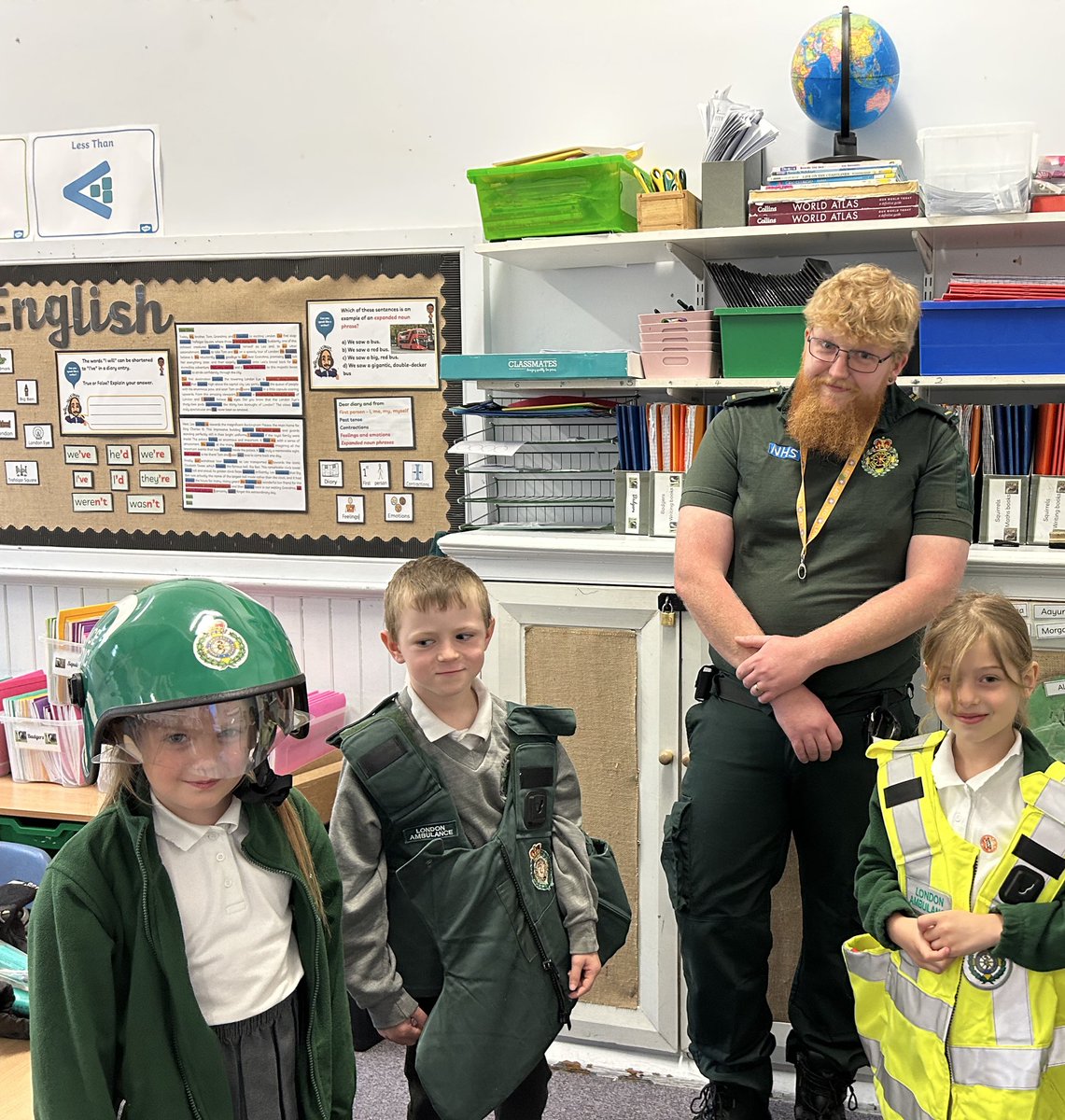 ManorParkSchSM1's tweet photo. Fantastic visit from a London Ambulance Service paramedic to our Key Stage 1 today! 🚑 They did a brilliant job explaining their vital role and how they help us. Our little ones learned so much about staying safe and who to call in an emergency. #MPPApshe #WeAreLEO https://t.co/WdMxUl9mYy