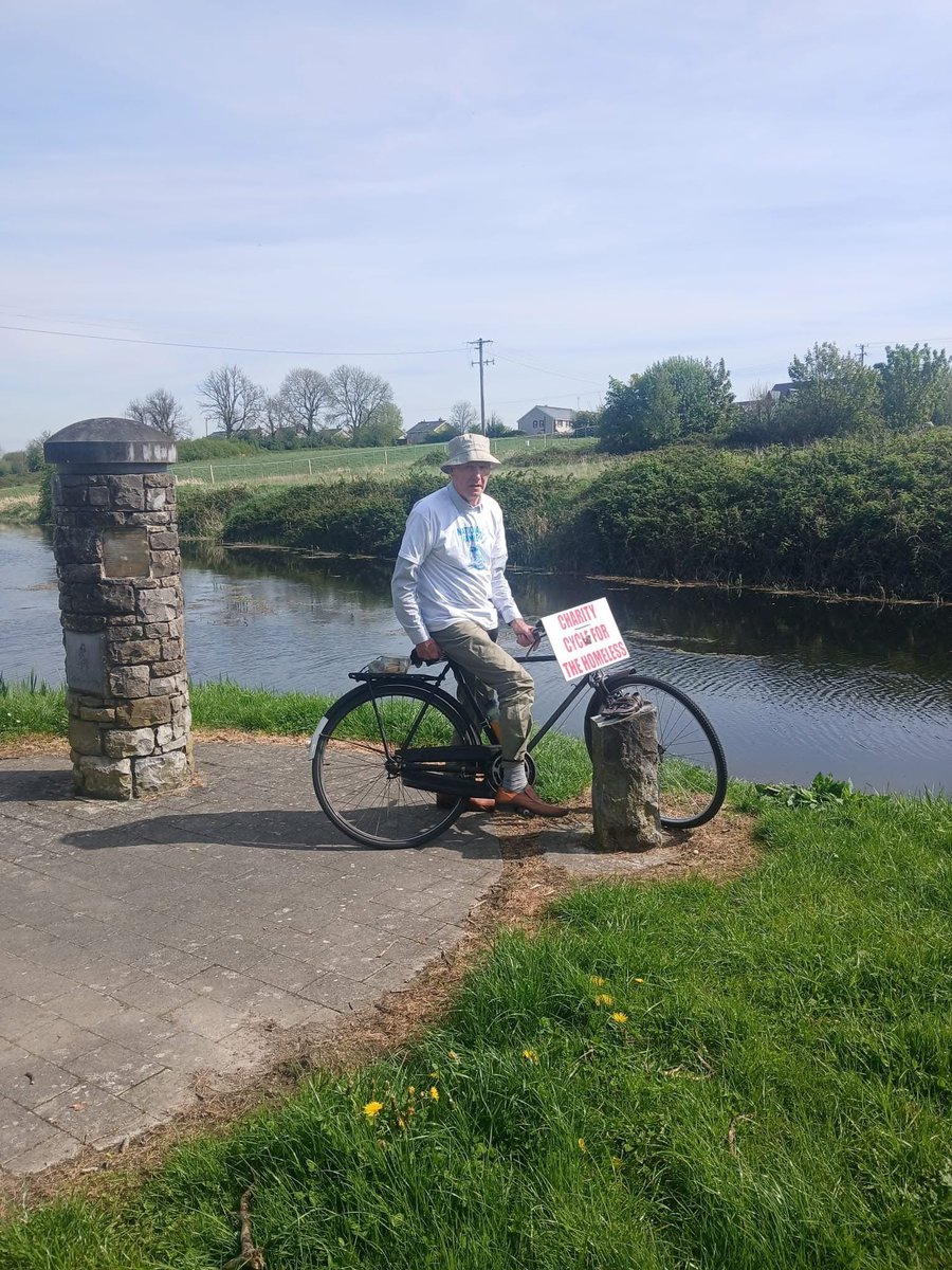famineway's tweet image. Congratulations Gregory 👏
Gregory cycled the National Famine Way (165km) on his 1960 Vintage Raleigh Bike in aid of 'Help Our Homeless 🚲
Over 3 days Gregory cycled from Strokestown Park to EPIC The Irish Emigration Museum
idonate.ie/event/CharityC…