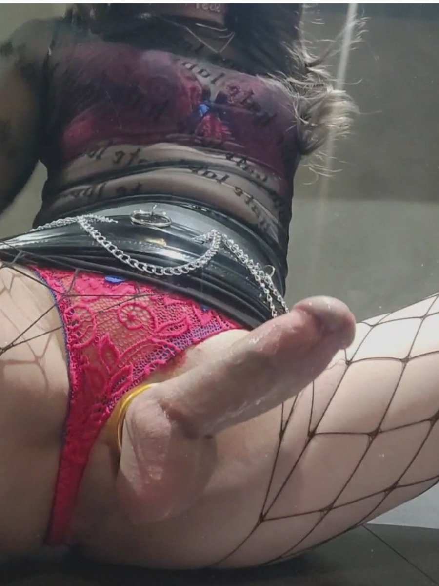 5월 10 일날 텔에서 업할라 하는데 ~ 큰 쥬지 빨면서 야동보고 뷰지에도 넣고 그러고싶 다~
중년이면 혼자 노는게 맞나??