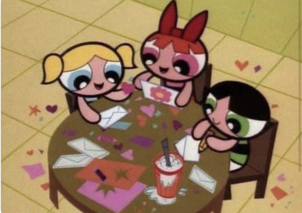 "Mis amigas y yo: que asco el amor"
Nosotras cuando nos enamoramos: