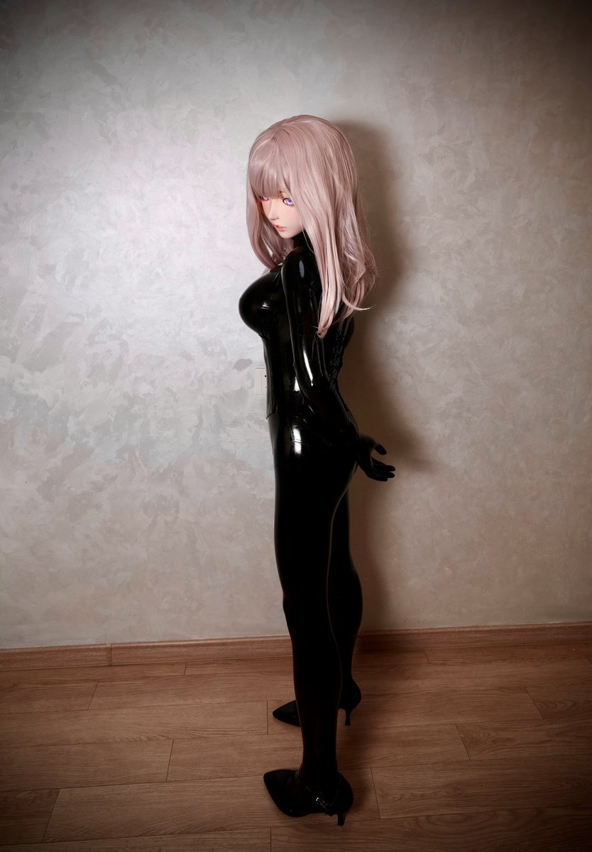 ABBC31803239's tweet photo. #latex #kigurumi 
📷：@Noyu95458568
🎭：@ManiaJuns https://t.co/VsjLOeGRlV
