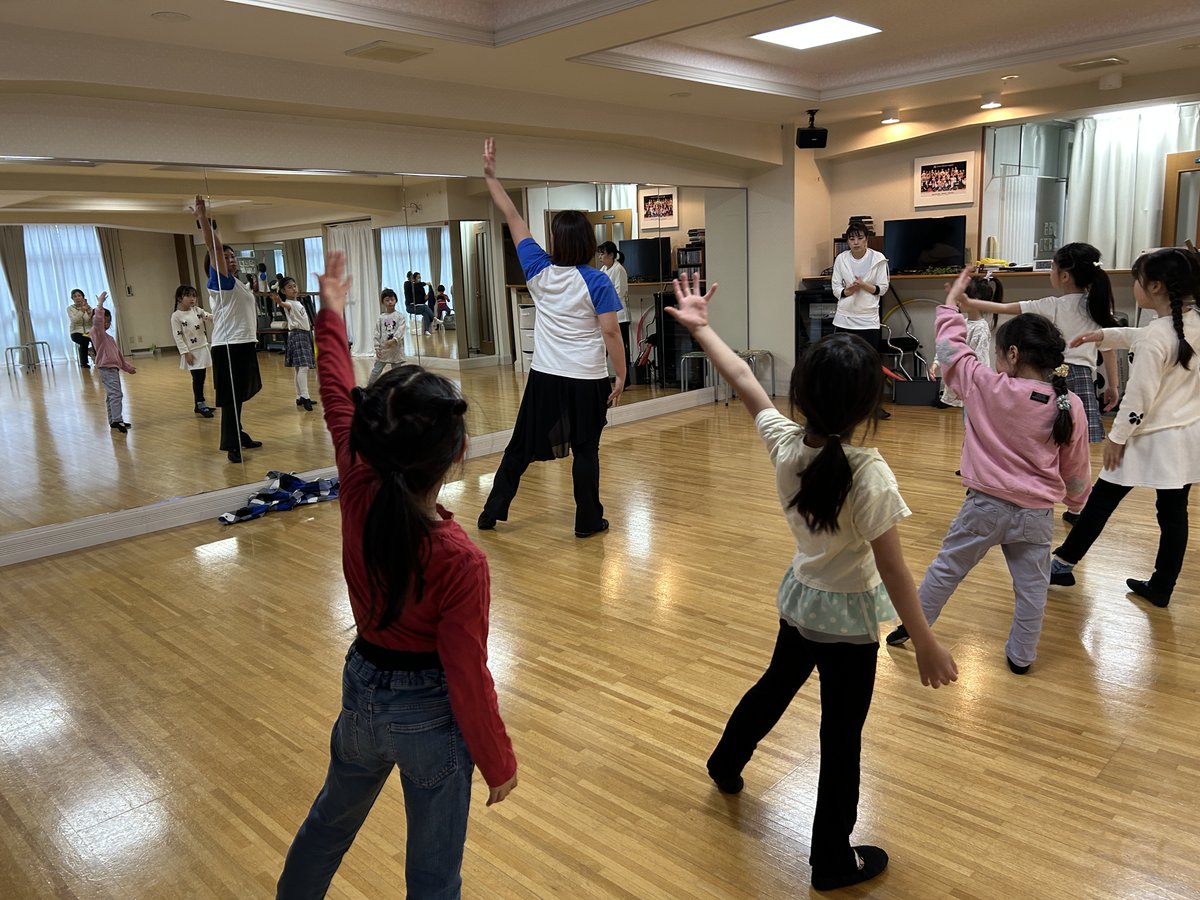 irenemusical's tweet photo. 公式ウェブサイトのブログを更新しました。
https://t.co/Rp1eHBkT7E

イリナミュージカル国際交流クラス
2025年度のレッスン https://t.co/IdcFEBVvhp