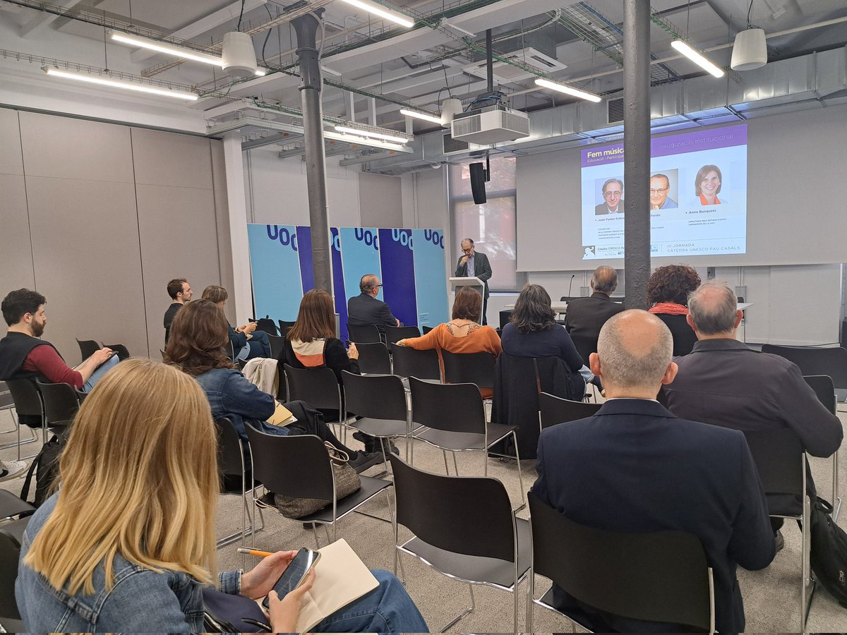 UOC Arts Humanitats (@uocartshum) on Twitter photo 📸 Avui celebrem la IV Jornada <a href="/CatedraCasals/">Càtedra UNESCO Pau Casals</a>: “Fem música junts. Educació i participació creativa" a la #UOC.
🎶 Una jornada per reflexionar com la ciutadania té accés a la cultura i formació musical bàsica.
🗣️ Benvinguda a càrrec de Joan Fuster-Sobrepere, director de la 📸 Avui celebrem la IV Jornada <a href="/CatedraCasals/">Càtedra UNESCO Pau Casals</a>: “Fem música junts. Educació i participació creativa" a la #UOC.
🎶 Una jornada per reflexionar com la ciutadania té accés a la cultura i formació musical bàsica.
🗣️ Benvinguda a càrrec de Joan Fuster-Sobrepere, director de la