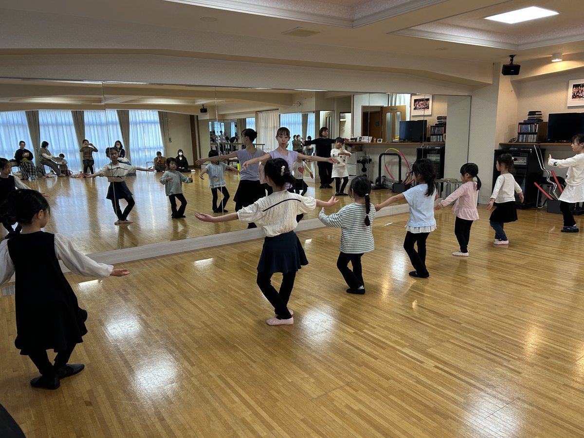 irenemusical's tweet photo. 公式ウェブサイトのブログを更新しました。
https://t.co/Rp1eHBkT7E

イリナミュージカル国際交流クラス
2025年度のレッスン https://t.co/IdcFEBVvhp