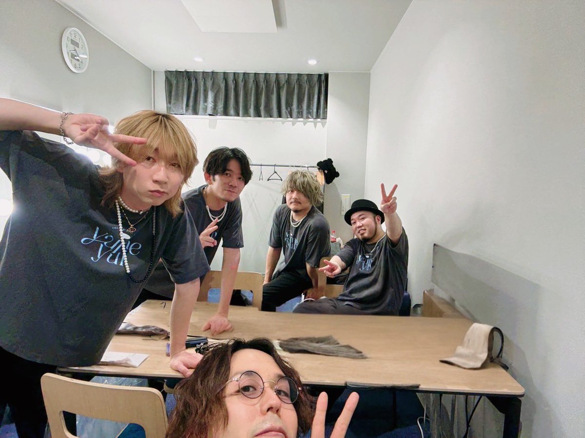 そらるさんユメユイツアー
名古屋ー！

明日誕生日ってことでお祝いしてもらっちゃいましたありがとうございます😭
真ん中陣取ってすんません😭

初めてのそらるさんツアーは2016年だって。えぎぃー。22歳...

#ユメユイ