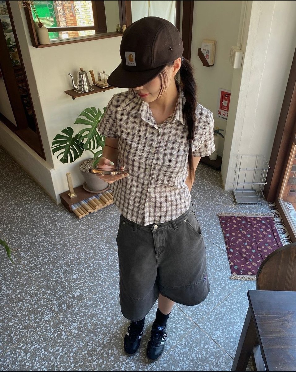 수학여행의 달인 5월.. 편한데 예쁘게!
포인트되는 룩 추천 타래🌞
(일부 링크를 통해 수익을 얻음)