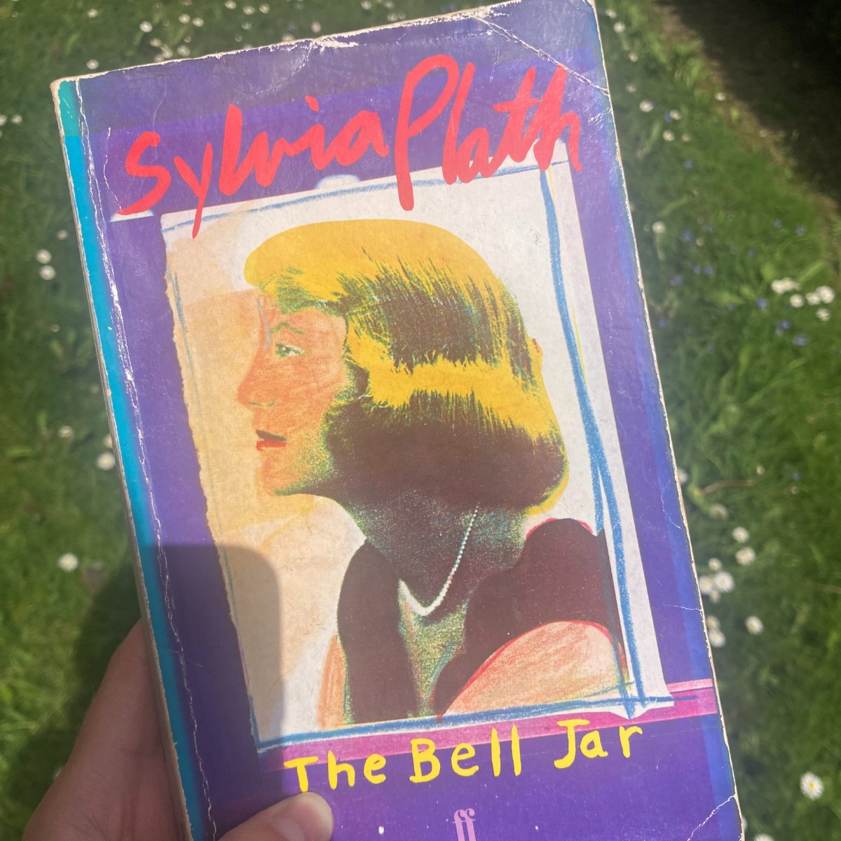 Eleanor Jones (@notsomoderngirl) on Twitter photo The Bell Jar is one of my all-time favourite novels!
It's a beautiful, sad and honest look at growing up as a woman in 1950s America 🗽
Check out my review of The Bell Jar for <a href="/jrauch64/">Joseph Rauch</a> - it's one of my favourite pieces to date 😍
josephrauch.com/therauchreview… The Bell Jar is one of my all-time favourite novels!
It's a beautiful, sad and honest look at growing up as a woman in 1950s America 🗽
Check out my review of The Bell Jar for <a href="/jrauch64/">Joseph Rauch</a> - it's one of my favourite pieces to date 😍
josephrauch.com/therauchreview…
