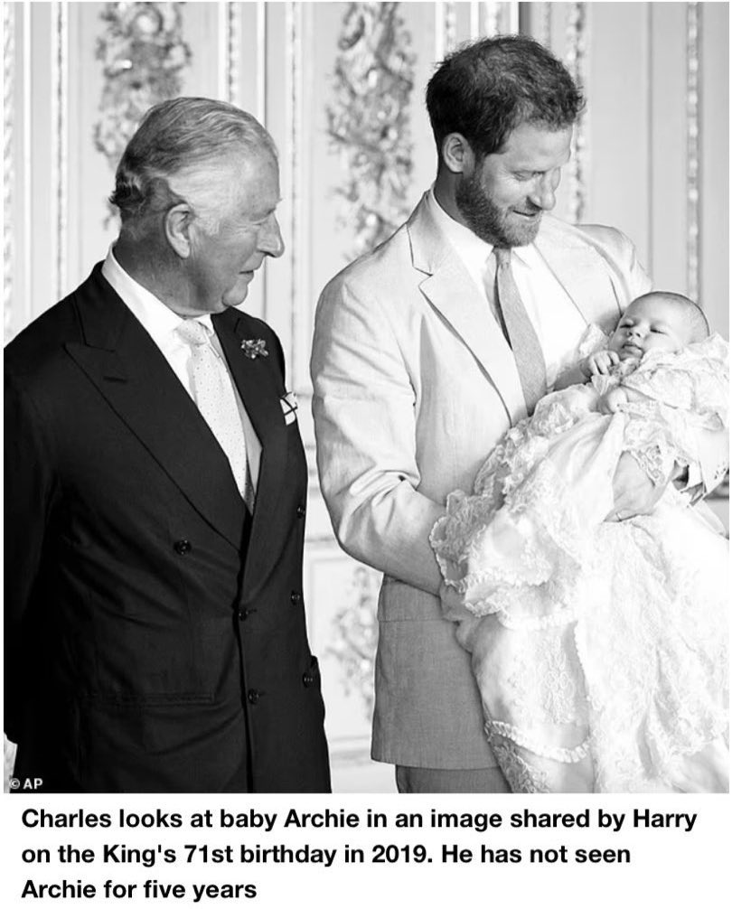 royallyshady2's tweet photo. @RE_DailyMail Hey Becky! Quick question how does Charles have video calls with Prince Archie and Princess Lilibet if he won’t speak to Harry? Oh and I can’t wait to see the damage control from this post in your paper confirming that Charles has NEVER met Princess Lilibet 💅🏾 https://t.co/xDmgHuGxEr