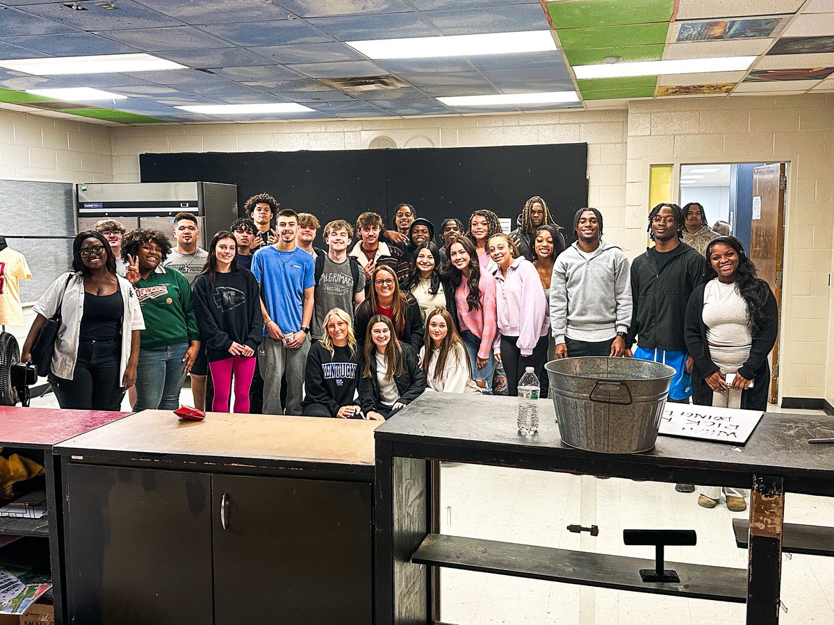 Mrs. Tiffany Cain, M.Ed. (@t_cain88) on Twitter photo This years <a href="/speargearRHS/">Riverdale Spear Gear</a> staff clocking out. 😭😭😭 I love each and every one of you to the moon and back. ♥️🫶🏽 This years <a href="/speargearRHS/">Riverdale Spear Gear</a> staff clocking out. 😭😭😭 I love each and every one of you to the moon and back. ♥️🫶🏽