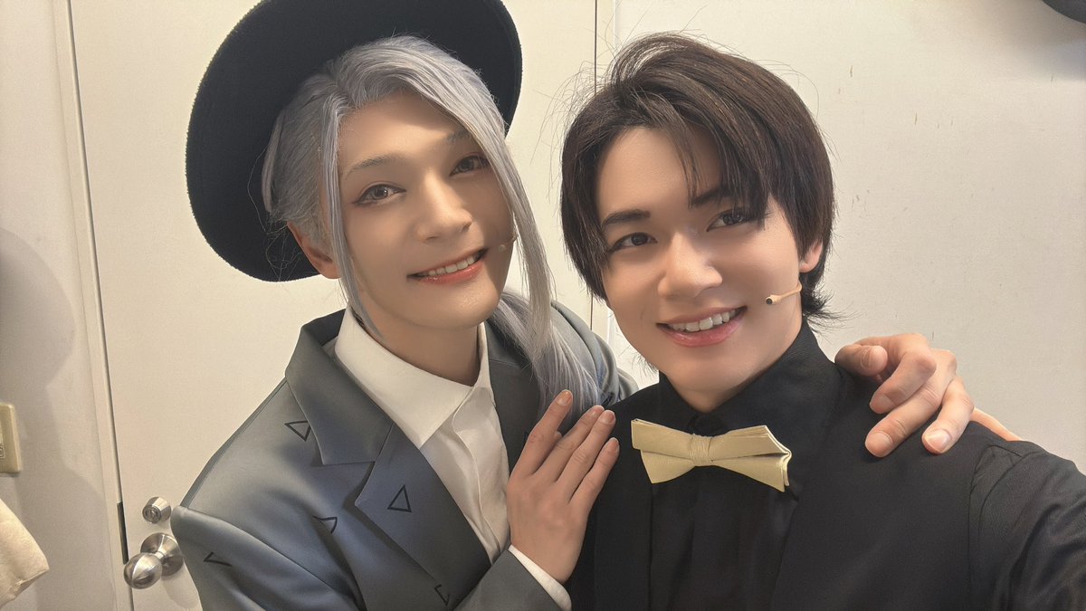 本日も足元の悪い中、マチソワ公演ありがとうございました！！

ついに最後の週だ💦
最後まで後悔なき様、しっかりしてお届けしていきます！

明日もマチソワ公演！劇場でお待ちしております！！
本日は東さんと撮って頂きました！📸✨

#エーステ