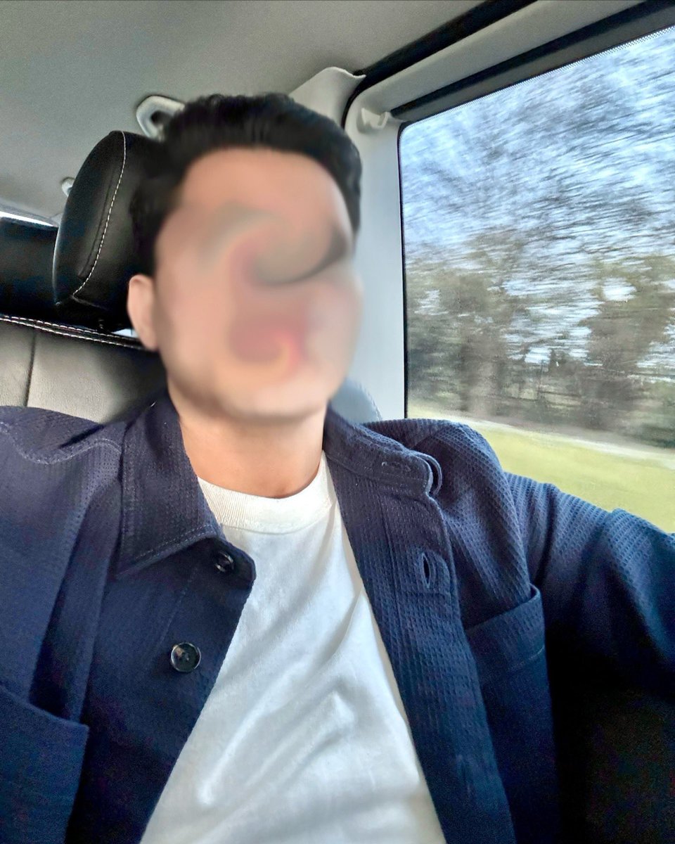 Sebenarnya, saya takut nak online beberapa hari ni. Saya takut nak baca review Rahsia Danny 🥹.

Tapi macam tak appropriate pulak kalian duk wish-wish pastu saya senyap je. So saya post je selfie yang ada HAHAHA.

Terima kasih atas ingatan, doa, dan ucapannya!

Moga kebaikan hati