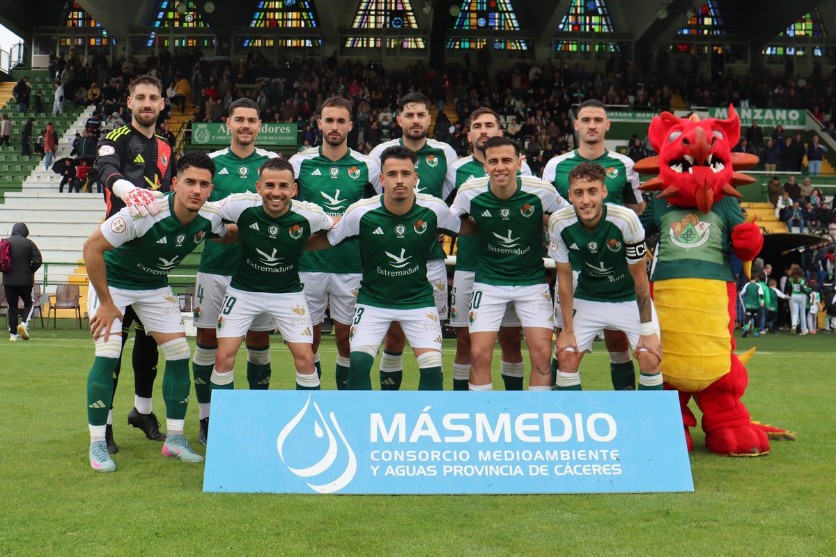 Qué sensación y que felicidad volver a jugar después de 3 meses 🙏🤍💚 
Con muchas ganas de lo que viene!!! Play-Off 🔛 <a href="/CPCacerenoSAD/">CP Cacereño</a>  💚