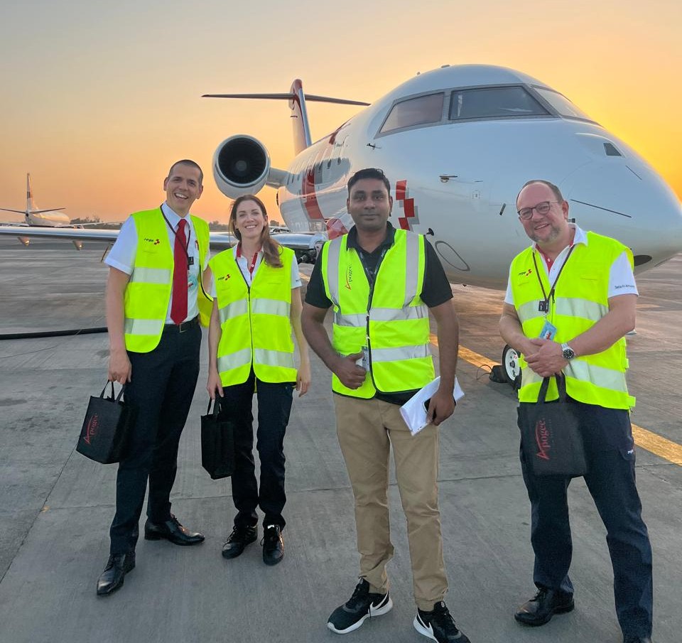 ApogeeOperation's tweet image. The flight may pause, but with APOGEE, we're always on the go. Technical stop? More like a pit stop for the unstoppable!

#aviation #biZav #techstop