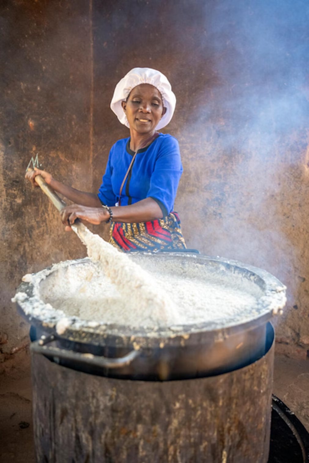 🌍 2.3 billion people lack access to clean cooking, exposing them to harmful health, environmental, and socioeconomic impacts. #SchoolMeals offer a powerful entry point for policy change as one of the largest consumers of biomass after households.

🔥 That's why #Malawi 🇲🇼 is… 