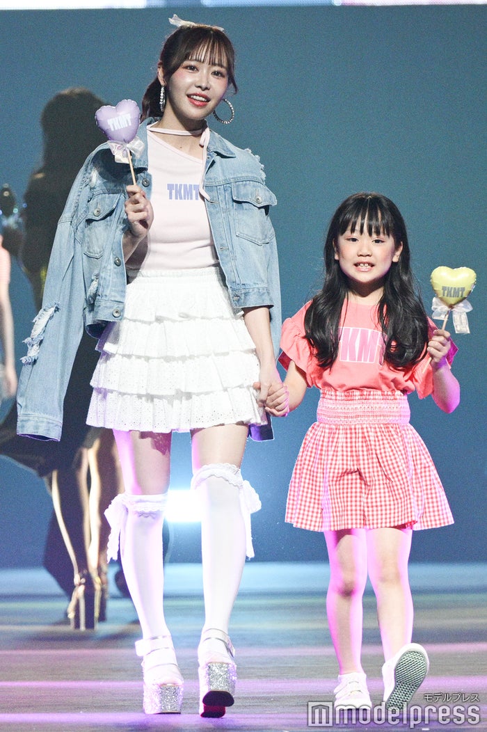 💚TGC香川2025💚】 FRUITS ZIPPER仲川瑠夏、フリルミニスカ×ニーハイ
