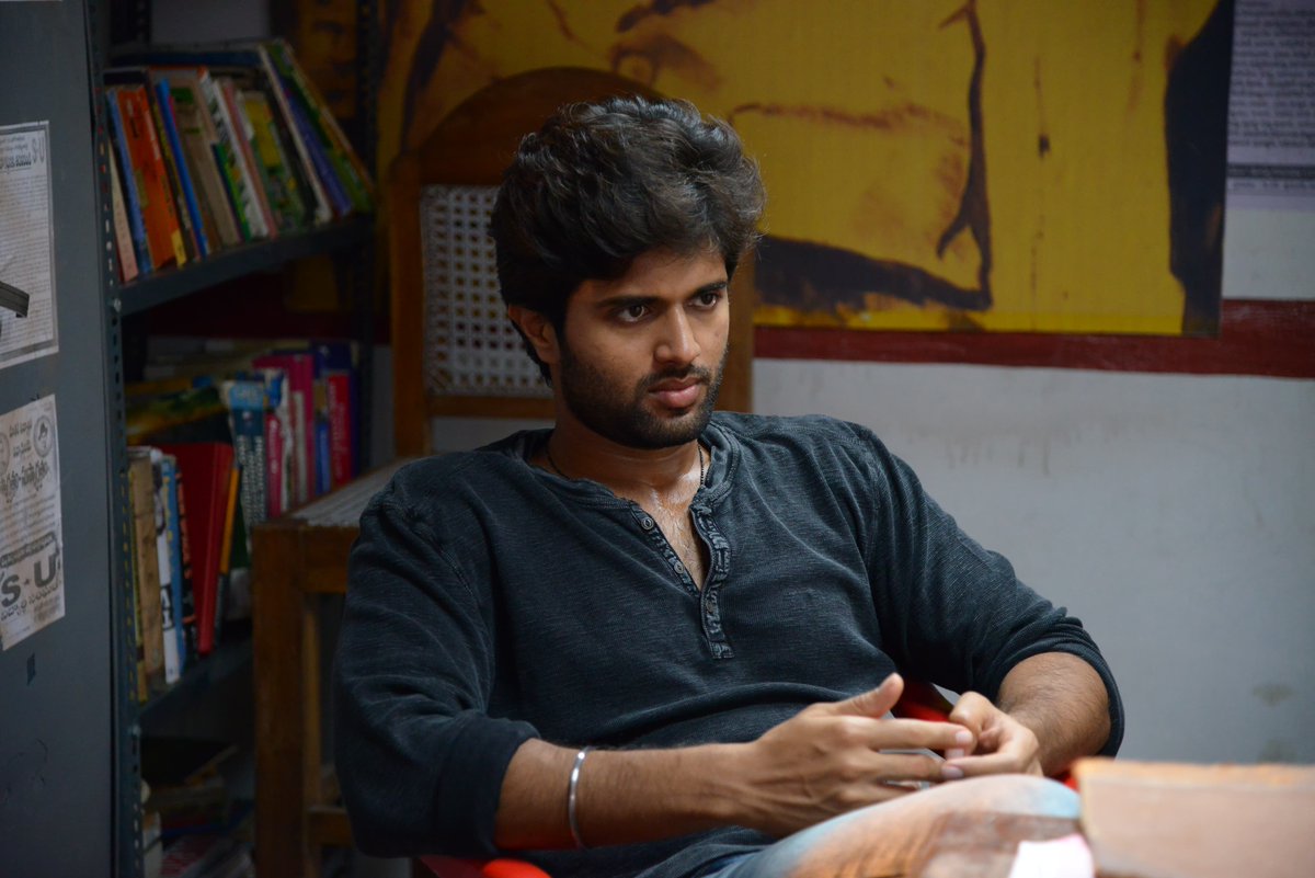 HourlyDVS's tweet image. Here's the unseen from 
#DearComrade ❤️

#VDBDYFEST #VijayDeverakonda