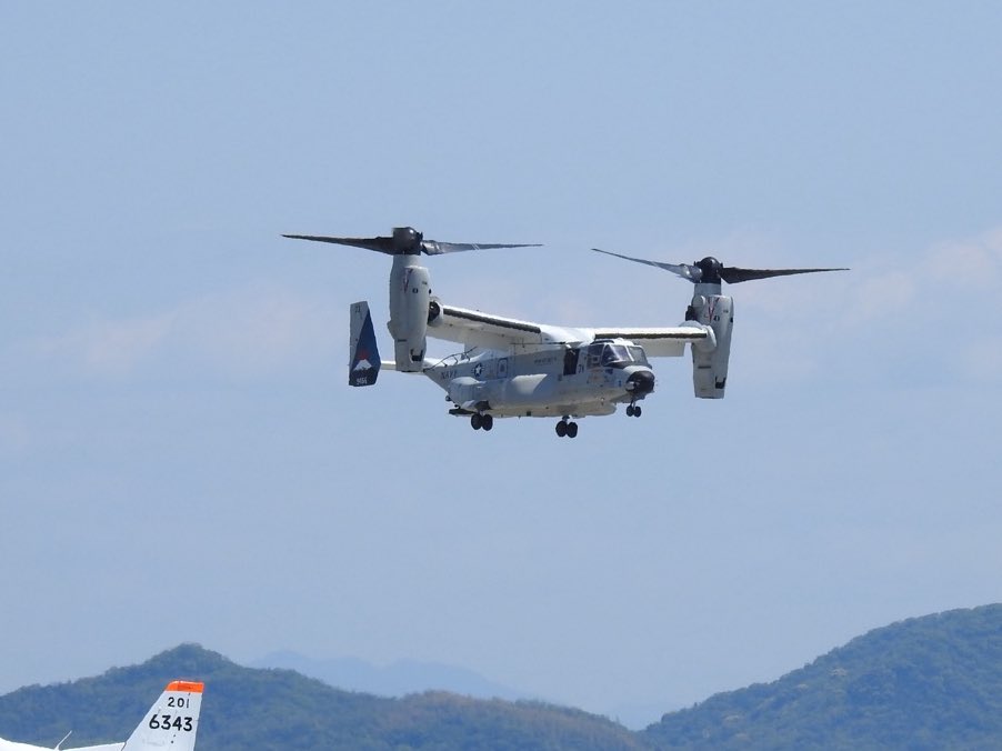 松阪⇄岩国　スーパーカブC125で移動。
往復1025km
燃費65.3km/ℓ
消費燃料15.3ℓ
燃料費2,754円（180円/ℓで計算）
移動にかけた時間は22時間。

こんだけの距離は初めてやったけど時期も天気も良かったからそんなにしんどくなかったなぁ。
またカブで行こうと思えた。