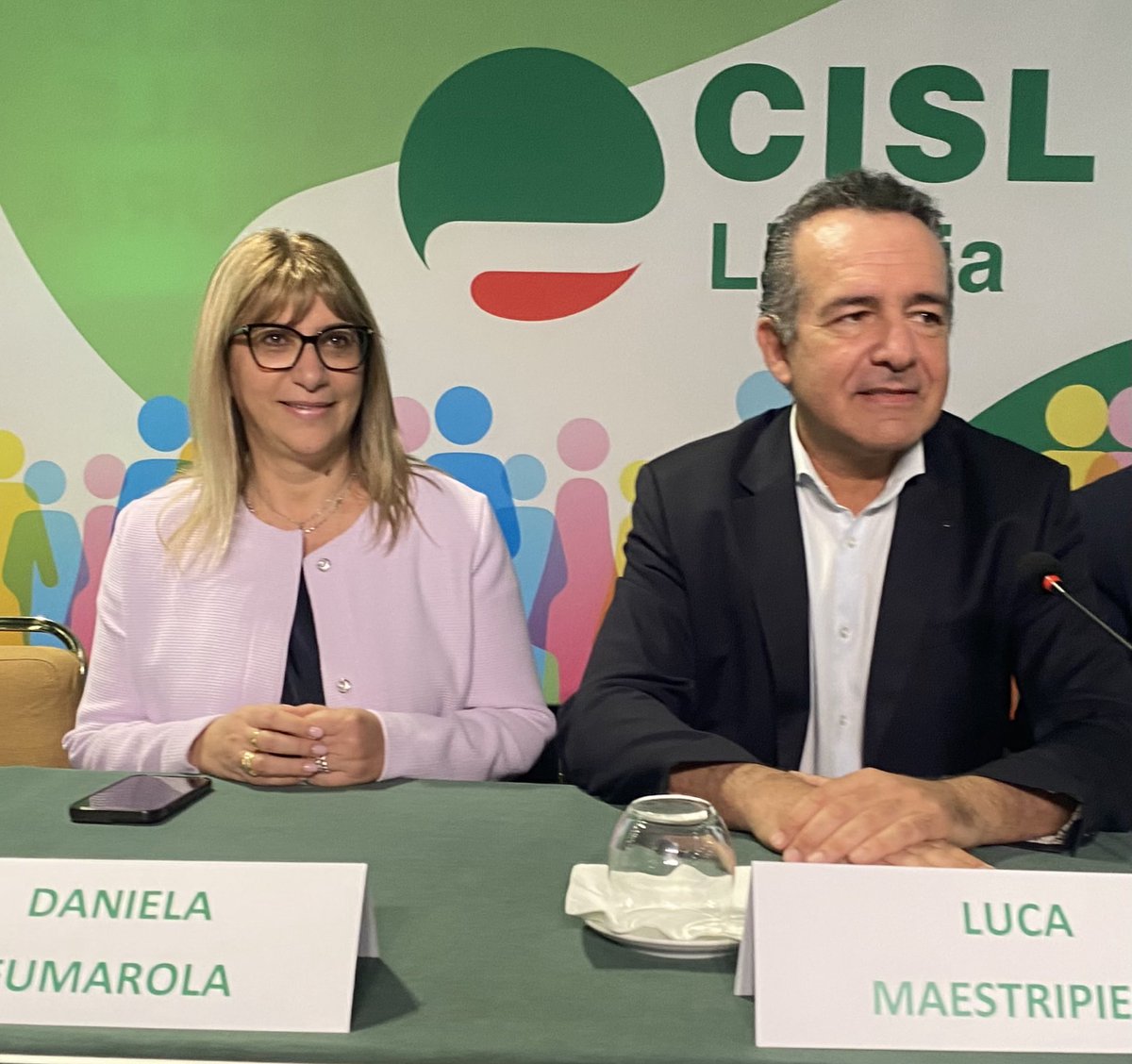 CislNazionale's tweet photo. La leader della Cisl #DanielaFumarola è oggi a Genova dove interverrà alla prima giornata dei lavori del XIV Congresso della Usr Cisl Liguria. #ilcoraggiodellapartecipazione https://t.co/bbSZCJpxiu