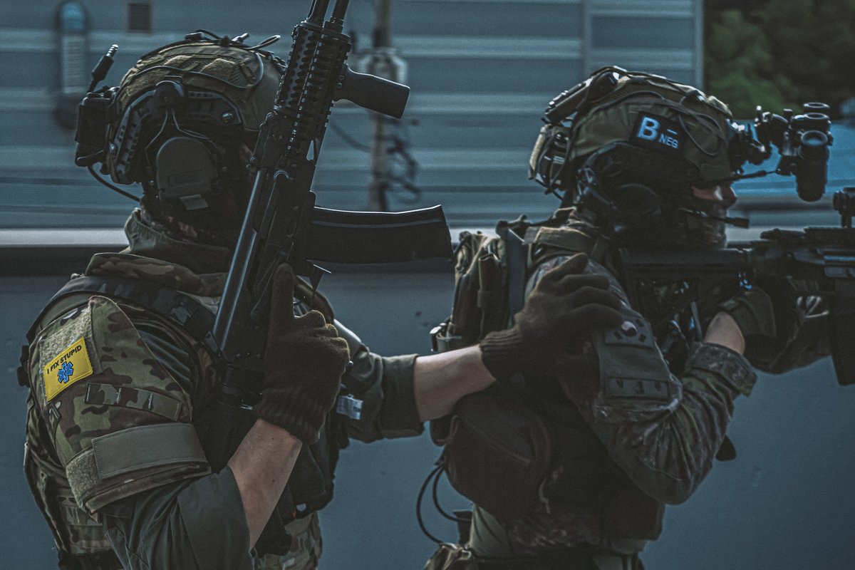 Training

I FIX STUPID <a href="/EPAKIM1/">EPAKim</a> 
🇰🇷 <a href="/ppopy124/">뽀삐뽀삐뽀삐</a>