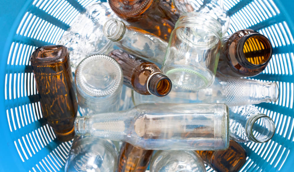Why separate clear glass from colored glass? ➡ 

🇺🇸
vitrumlife.it/en/perche-sepa…  
-----
🇮🇹  
vitrumlife.it/perche-separar… 

#glass #hollowglass #packaging #recycling