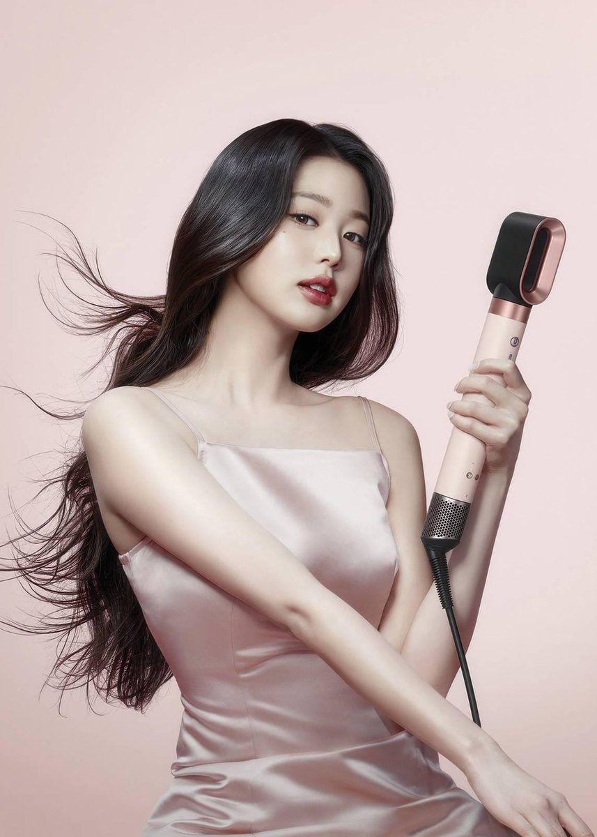 streetzkr89's tweet photo. Jang Wonyoung x DYSON airwrap co-anda 2x
มี 2 สี
-Ceramic Pink
-Jasper Plum
ทางแบรนด์เริ่มจัดส่ง 20/5
ส่งแอร์ รอสินค้า 7-10 วันหลังจากส่งออกจากเกาหลี

Price : 25,900฿

**หลังจาก 1 เดือน ประกันเป็นประกันเกาหลี มีค่าใช้จ่ายส่งกลับเกาหลีเพื่อเคลม 2000฿ 

#dyson #dysonairwrap https://t.co/SSBCVe4v9P