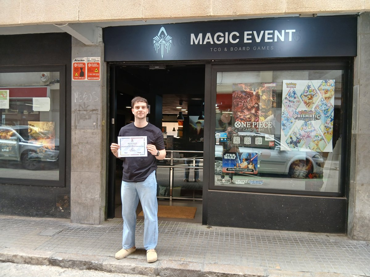 CNLTarragona's tweet image. 🎲🎲🎲  Magic Events, botiga especialitzada en jocs de cartes col·leccionables i de taula, s&apos;adhereix a Totjoc. Al seu local del c. Assemblea de Catalunya, la comunitat de jugaires es reuneix per jugar cada tarda.

#Totjoc
@MagicEventgn @cpnlcat