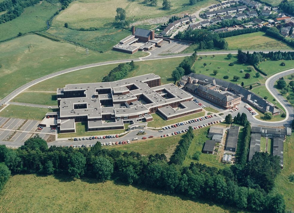 #TENDERS SOUGHT 📝 – The #HSÉ is seeking #contractors for the €9.1m Enhanced #Community Care Hub at #Cavan General #Hospital. The 1,569m² two-storey #build will expand community-based #healthcare services.

Project Details &amp; Leads 👉 zurl.co/xhc9S 👈