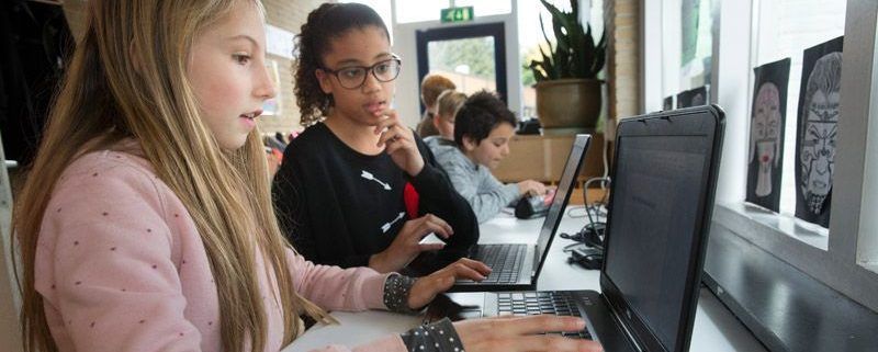 Jouw school beter beschermen tegen digitale dreigingen? Doe donderdag 15 mei mee met gratis masterclass 'Stappen zetten naar een digitaal veilige schoolomgeving' van AVS, Kennisnet en de PO-Raad in Utrecht, inclusief gratis lunch. Meld je aan 👉 poraad.nl/schoolontwikke…