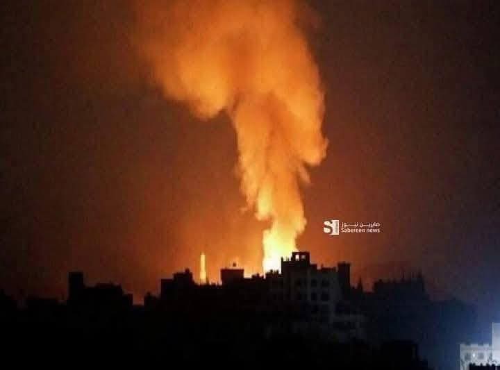 درجنوں اسرائیلی اور امریکہ طیاروں کا اچانک یمن پر شدید حملہ.
یمن پر اس وقت امریکہ اور اسرائیل کی طرف سے حملے کئے جارہے ہیں۔ ، امریکہ صنعا پر بمباری کر رہا ہے، اور اسرائیل حدیدہ پر بمباری کر رہا ہے لیکن یمن پوری طرح سے مقابلہ کر رہا ہے 
یمن کے لیے تمام لوگ دعا کریں