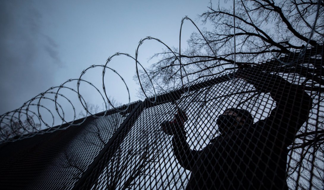 📢 Cosa è successo questa settimana?

📌 La repressione quotidiana nei Cpr italiani;
📌 illegittimo detenere richiedenti asilo in Albania;
📌 migranti e solidali sempre più criminalizzati.

👉 openmigration.org/web-review/i-m…