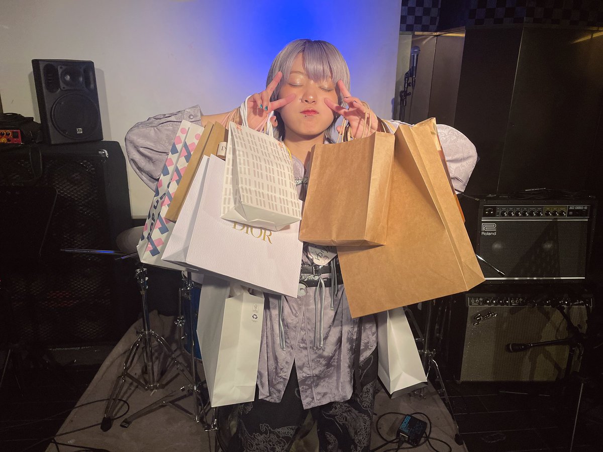 _HoNMURA_'s tweet photo. #LeunXPutih 7周年記念︎︎
ぷちファンミーティング『FIRST CONNECT』
ありがとうございました🐣🐣

昨日は帰宅と同時に夢の中へ行ってしまったので余韻を今感じています。
久しぶりに1人で歌ってど緊張😎
2曲目は歌うといつも泣いてしまいます。

次はLIVEで‼️またあいましょ🫰
#るあんぷ https://t.co/FvGePIDxYf