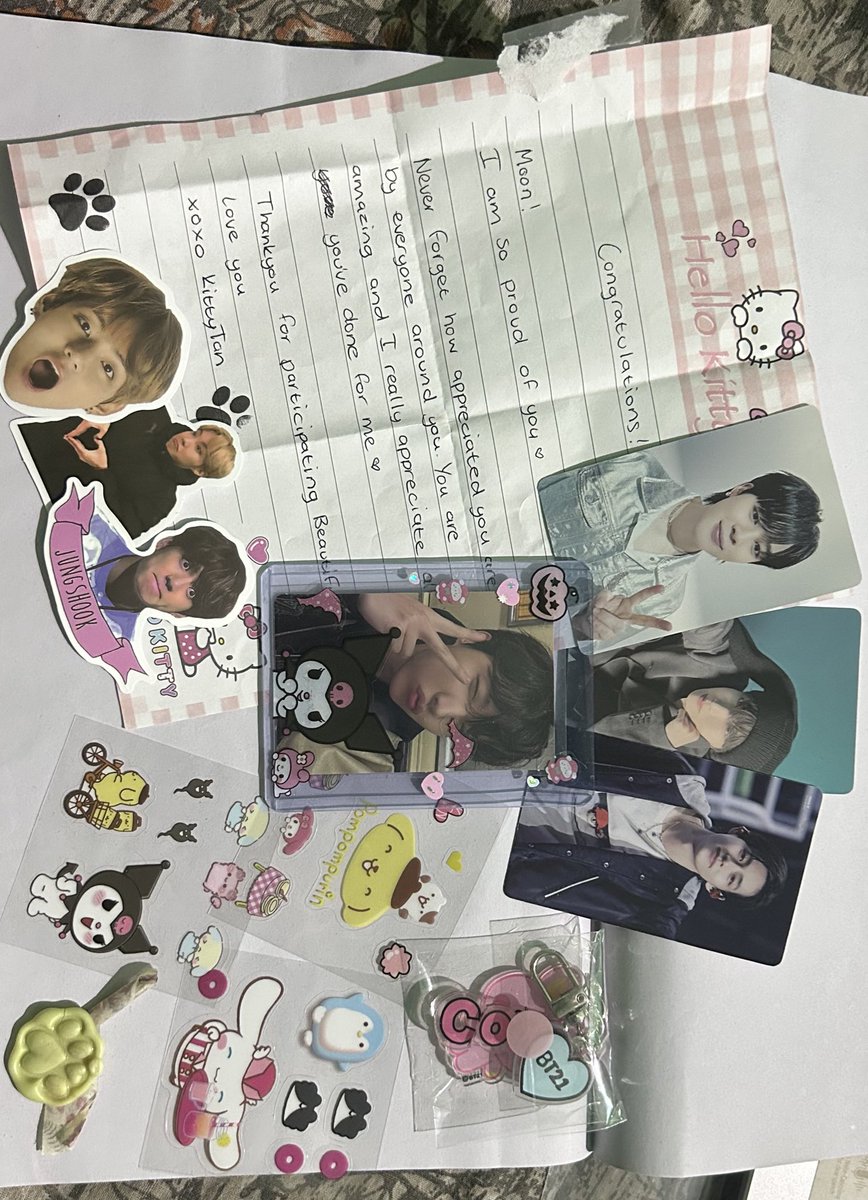 vqeukie_site_'s tweet photo. ๐: @_Jumumi
KITTYYYY !!!!! Omyyyy goddddd!!!!
Thank you for this !!!!
My first JHOPE PC . And thank you for other freebies. My JIMINIE baby pc ๐ญ.
Cooky keychain ๐ฅบ.
The stickers are so cute.
Your handwritten note ๐ญ๐ญ๐ญ๐ญ
Lots of love ๐ https://t.co/3Wjli9yZHo