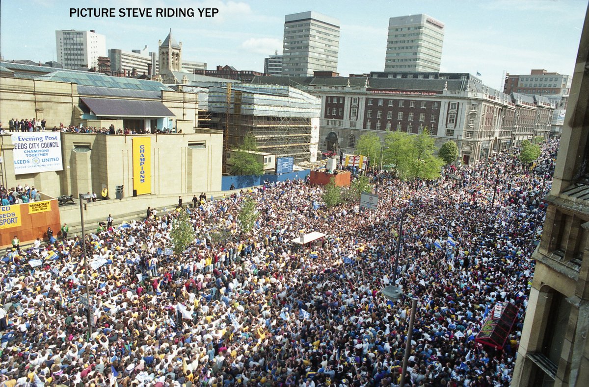 Anyone in dought about players stopping and making speeches this was The Headrow when Leeds won Division1(Premier League) in 1992 
Great turnout as was yesterday's  
<a href="/LUFC/">Leeds United (C)</a> @lufc <a href="/YEPSportsdesk/">YEP Sport</a> <a href="/YPSport/">Yorkshire Post Sport</a> <a href="/GrahamSmyth/">Graham Smyth</a> <a href="/LeedsNews/">Yorkshire Evening Post</a> <a href="/PhilThumbs/">Phil THUMBS UP MAN CRESSWELL💛💙</a> <a href="/lufcprog/">Michael Hewitt</a> <a href="/downellandrdway/">Woodini</a> <a href="/lufctrust/">LUFC Trust</a>