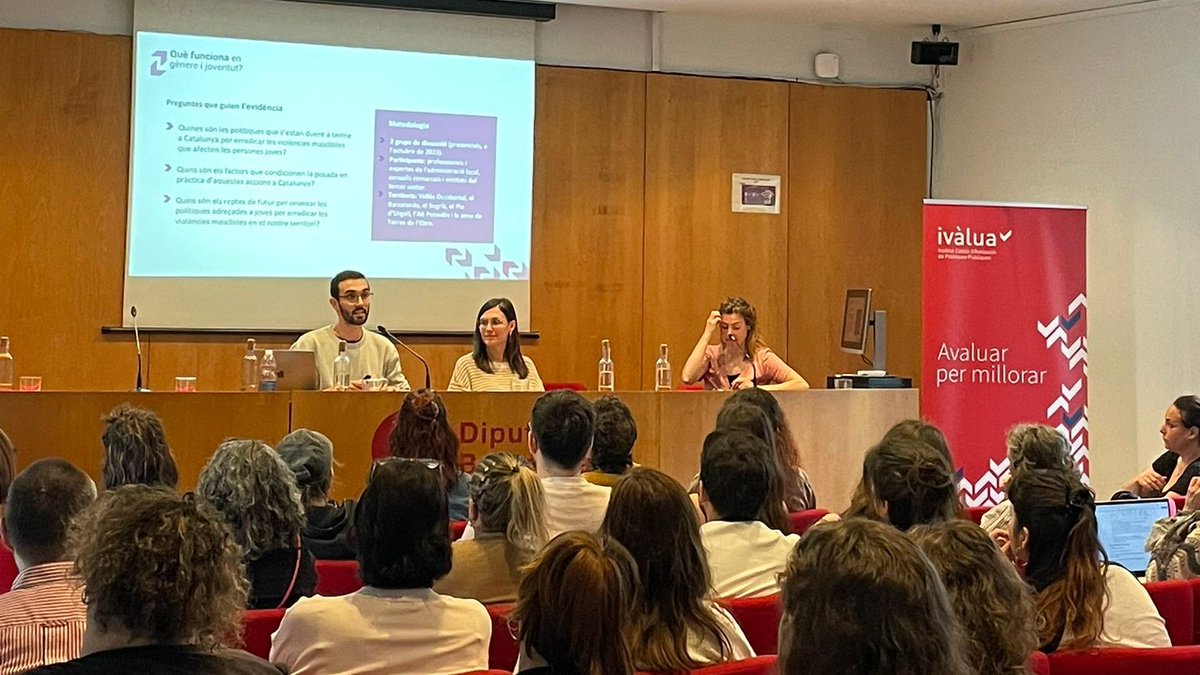 Ivàlua - Institut Català d'Avaluació de Pol. Púb. (@ivalua_cat) on Twitter photo <a href="/dsocialscat/">Drets Socials i Inclusió</a> <a href="/joventutcat/">Joventut</a> <a href="/igualtatcat/">Igualtat i Feminisme</a> <a href="/edugenere/">Grup d'Educació i Gènere UAB 💜🌈</a> <a href="/AtlasEducacio/">atlas. interseccions crítiques en educació</a> #IvàluaActivitats
Violències Masclistes #QFGènereJoventut
M. Foradada, A. Caravaca i B. Llos <a href="/edugenere/">Grup d'Educació i Gènere UAB 💜🌈</a>
<a href="/AtlasEducacio/">atlas. interseccions crítiques en educació</a>:
🟣“A l’evidència internacional hi manca perspectiva interseccional. Hi ha poca avaluació i de poca qualitat d'intervencions sobre violències masclistes” <a href="/dsocialscat/">Drets Socials i Inclusió</a> <a href="/joventutcat/">Joventut</a> <a href="/igualtatcat/">Igualtat i Feminisme</a> <a href="/edugenere/">Grup d'Educació i Gènere UAB 💜🌈</a> <a href="/AtlasEducacio/">atlas. interseccions crítiques en educació</a> #IvàluaActivitats
Violències Masclistes #QFGènereJoventut
M. Foradada, A. Caravaca i B. Llos <a href="/edugenere/">Grup d'Educació i Gènere UAB 💜🌈</a>
<a href="/AtlasEducacio/">atlas. interseccions crítiques en educació</a>:
🟣“A l’evidència internacional hi manca perspectiva interseccional. Hi ha poca avaluació i de poca qualitat d'intervencions sobre violències masclistes”