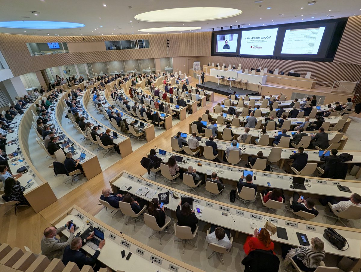 Resonance82's tweet image. At a buzzing #SMI2G2025 event — proud to represent @LINKSfoundation!
Looking to team up on #HorizonEU #Cluster3 (Civil Security for Society)?

We offer strong experience in project coordination &amp;amp; human-centered #AI for security &amp;amp; resilience.
DM me to connect! 
 #AIforGood