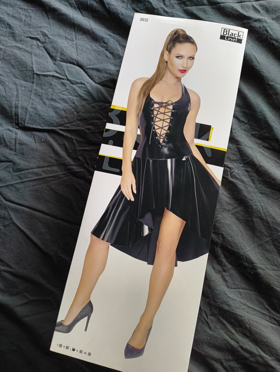 meesteresaurora's tweet photo. Eens een ander bericht 😉
Welke dame of sissy wil mijn jurk overkopen? Het is een maat L en niet heel geschikt voor grote borsten.
Hoogste bod geldt uiteraard 😊
#dress #blacklevel #lak https://t.co/3RhRtpoTxg