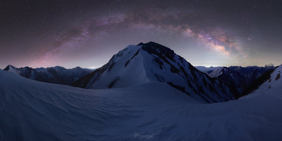 雪山と天の川のアーチの組み合わせは格別だね🌌