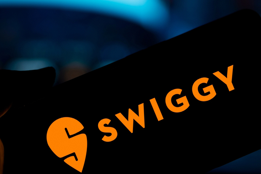 🚨Swiggy is letting "Kouzina" run its food brands like The Bowl Company and Homely, and may give them full control later.

This happens as Swiggy changes its plans, while Zomato shuts some services and focuses on faster food delivery.

#Swiggy #StartupNews