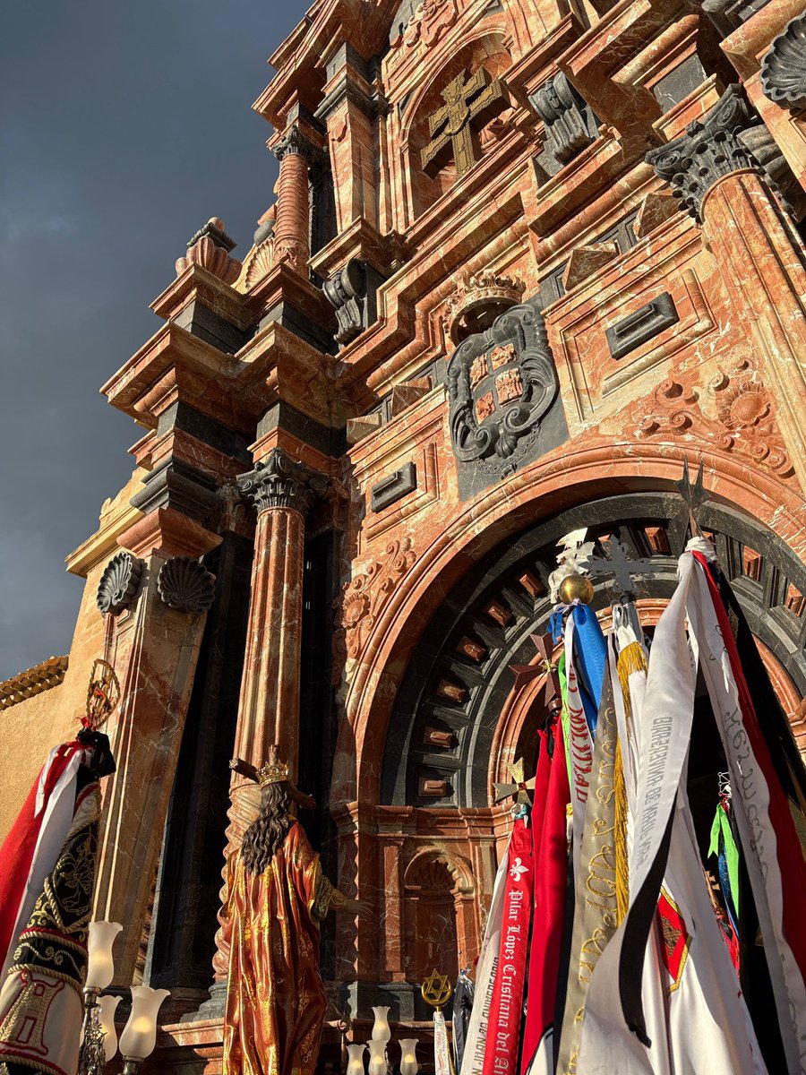 FiestaCaravaca's tweet image. ☨ La Vera Cruz vuelve a su Basílica tras cumplir, como cada año, con los ancestrales rituales que dan origen a las Fiestas de Caravaca.
#FiestasDeCaravaca2025
#NacimosParaEsto