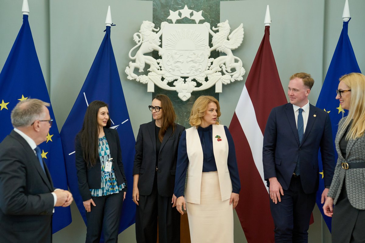 Finanšu nozares attīstība ir svarīga Latvijas izaugsmei.

Šodien Finanšu sektora attīstības padomes sēdē runājām par FinTech attīstības stratēģiju un to, kā stiprināt Latvijas konkurētspēju pasaulē. Svarīgi veidot vidi, kas ir atvērta inovācijām un draudzīga uzņēmējiem. Latvijai