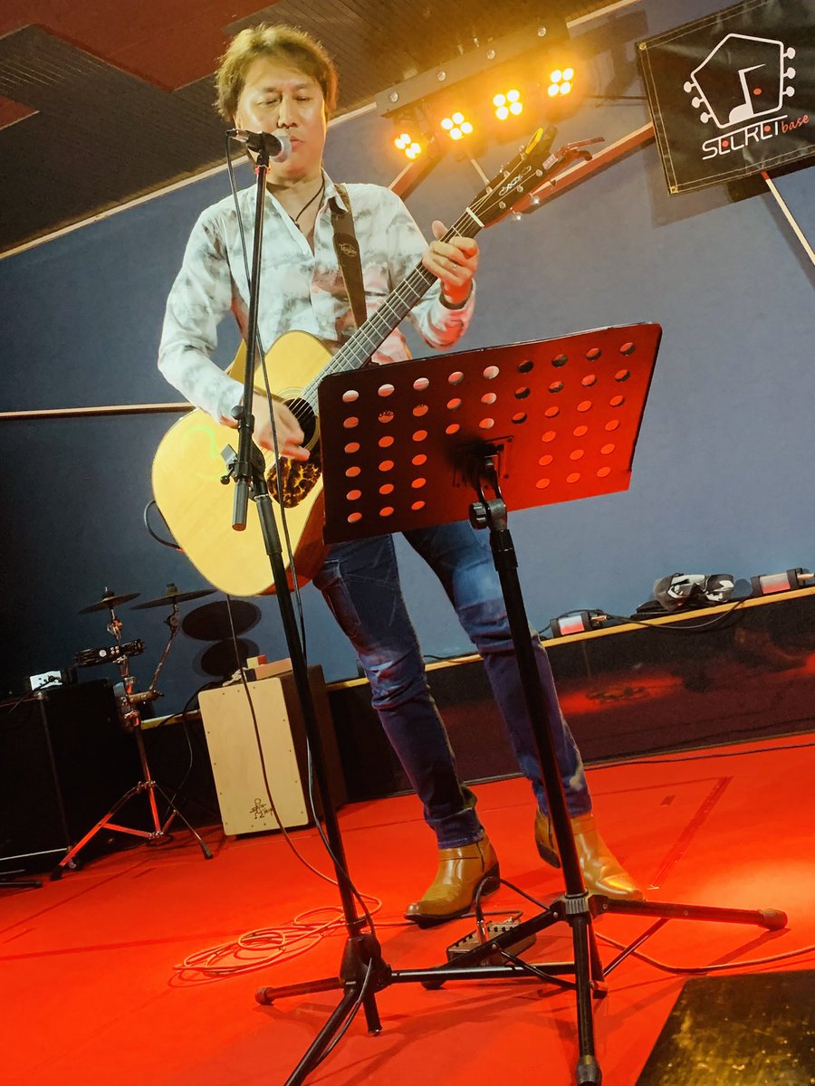 tmge2104's tweet photo. #TESTUYA さん
見る度によくなってゆくLIVE✨️✨️
今回は、ちょっと緊張気味??だった?
新曲もできててよかった!!
2ヶ月に1曲リリースとか凄い☆
最後の聞間さんのアドバイスでいろいろふっきれてできた曲、「長い夜を越えて」いい曲...♪*゚大人のロックンロールを奏でるTESTUYAさんかっこいい✨ https://t.co/JonyG7Rr7L