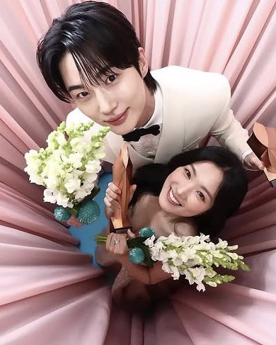 woohyefilm's tweet image. THE CUTEST COUPLE INDEED