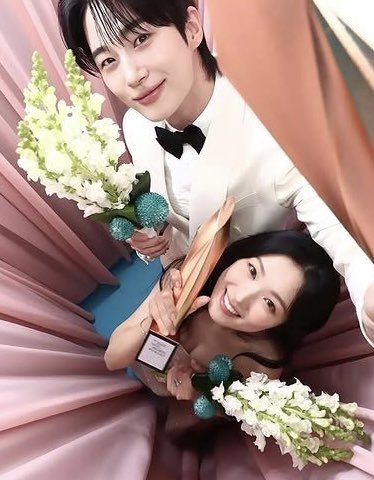 woohyefilm's tweet image. THE CUTEST COUPLE INDEED